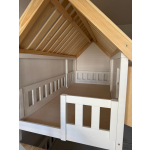 groot kinder stapelbed met dak en speelgedeelte