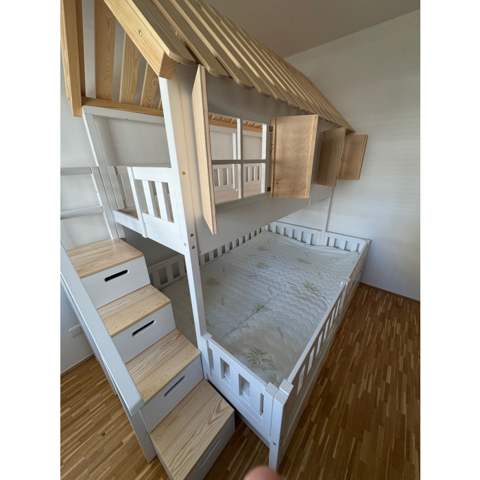 stapelbed huisje met speelruimte voor kinderen