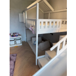 uniek kinderbed met trap voor kinderen