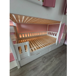 stapelbed met glijbaan