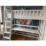 ruimtebesparend kinderbed met bureau