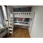 kinderbed met bureau kinderkamer