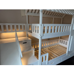 hoogslaper met glijbaan en LED voor kinderen in kinderkamer