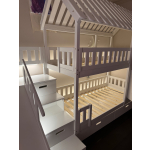 ruimtebesparend kinderbed met glijbaan en trap