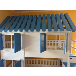 veilig kinder stapelbed met trap en gesloten bovenbed