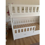 Wit stapelbed met glijbaan