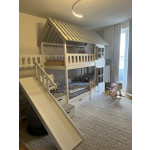 Hoogslaper met trap en glijbaan