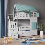 kinder stapelbed met trap en dak in huisvorm met ramen en luiken