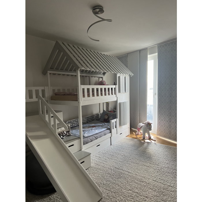 Kinderbed met verdieping, trap en glijbaan