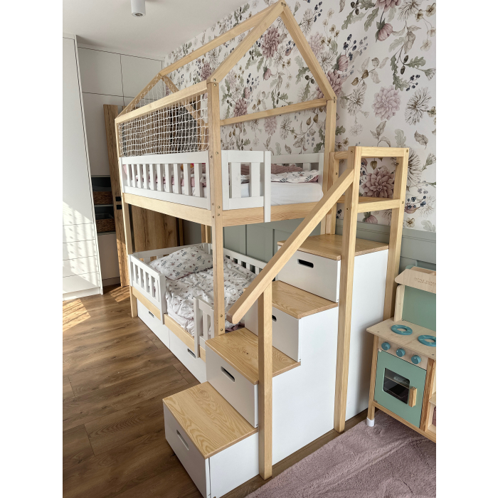 Kinderbed met trap en dakoptiek