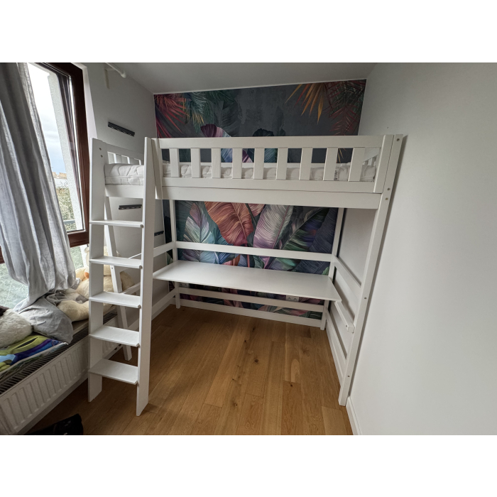 kinderbed met bureau kinderkamer