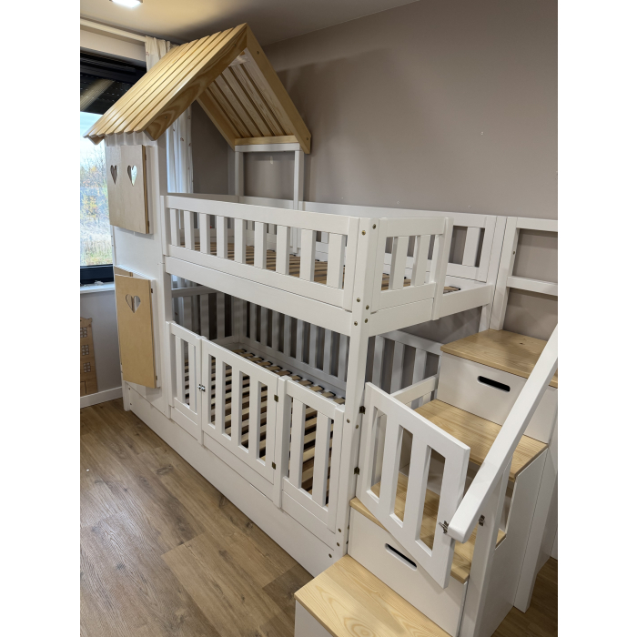 Holz-Etagenbett mit Treppe, Dach und Babybereich – Familienbett
