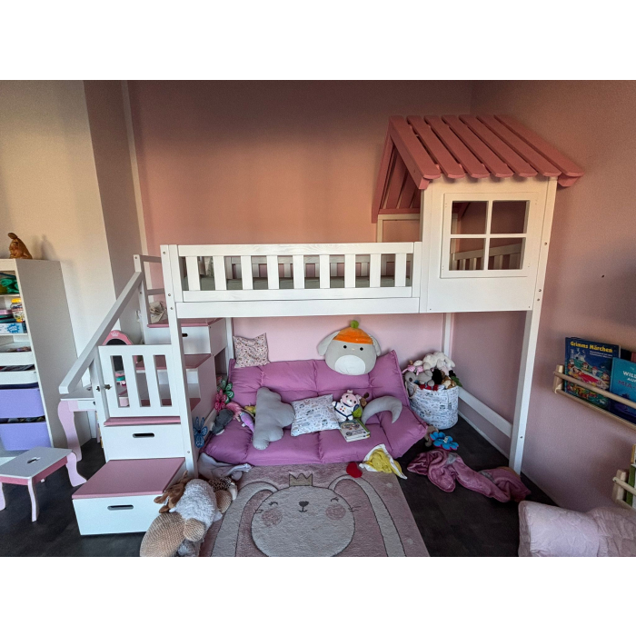 Kinderbed met trap voor meisjes