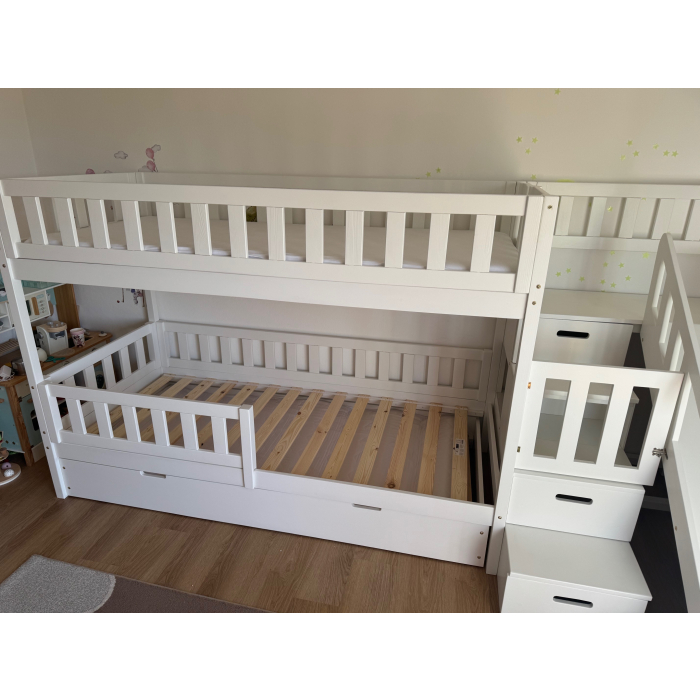 modern wit stapelbed met glijbaan voor kinderen