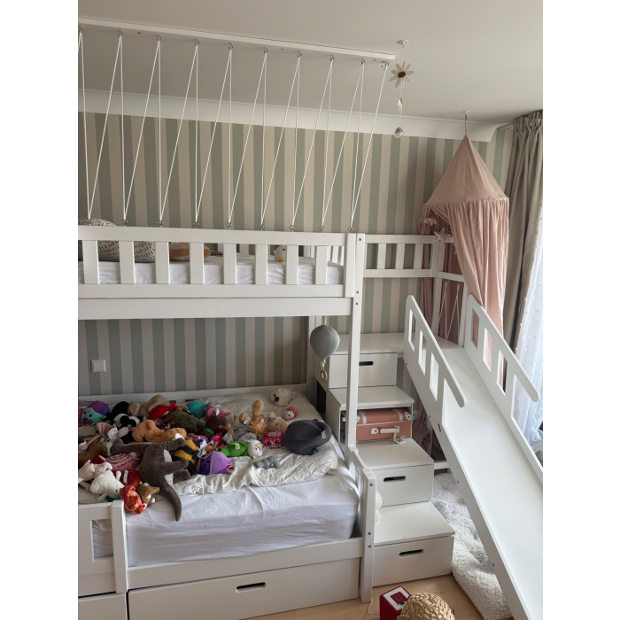 Gezins stapelbed met breed onderbed 120x200 en bovenbed 90x200